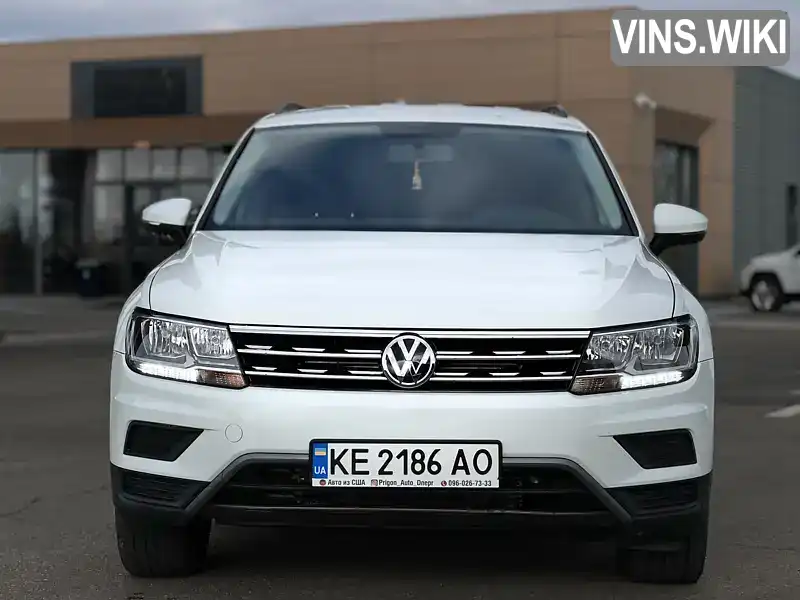 3VV1B7AX0JM107617 Volkswagen Tiguan 2018 Позашляховик / Кросовер 1.98 л. Фото 9