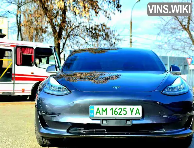 5YJ3E1EB0JF090963 Tesla Model 3 2018 Седан  Фото 2