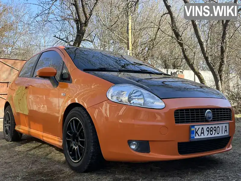 Хетчбек Fiat Grande Punto 2006 1.4 л. Ручна / Механіка обл. Чернігівська, Чернігів - Фото 1/21