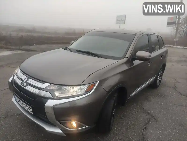 Внедорожник / Кроссовер Mitsubishi Outlander 2018 2.4 л. Автомат обл. Черкасская, Черкассы - Фото 1/16