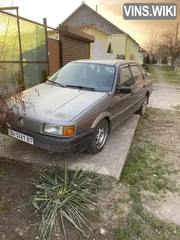 WVWZZZ31ZLE005956 Volkswagen Passat 1990 Седан  Фото 1