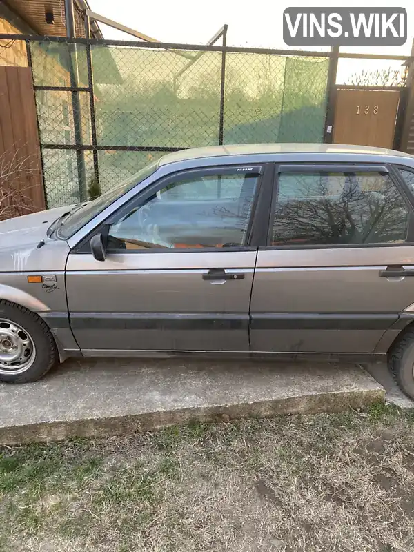 WVWZZZ31ZLE005956 Volkswagen Passat 1990 Седан  Фото 2