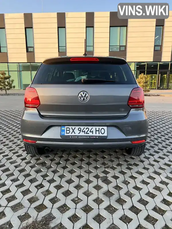 WVWZZZ6RZHY041799 Volkswagen Polo 2016 Хэтчбек 1.42 л. Фото 2