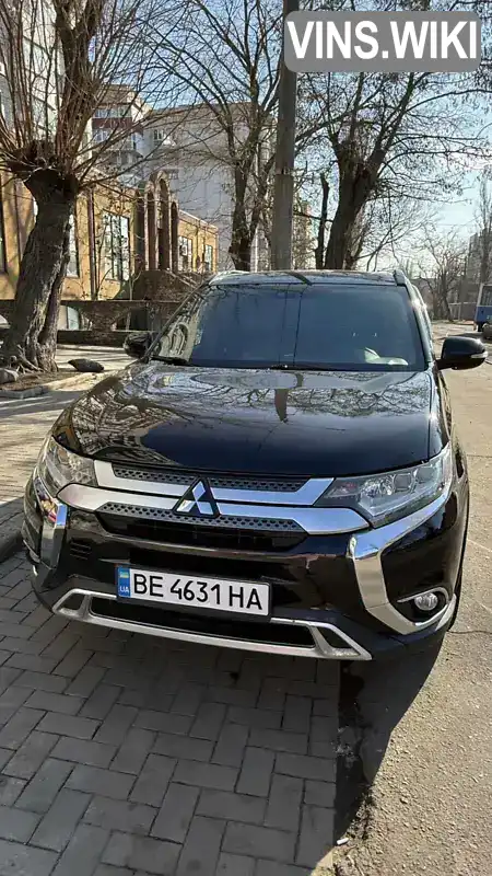 JA4AZ3A35KZ029426 Mitsubishi Outlander 2018 Позашляховик / Кросовер 2.36 л. Фото 1