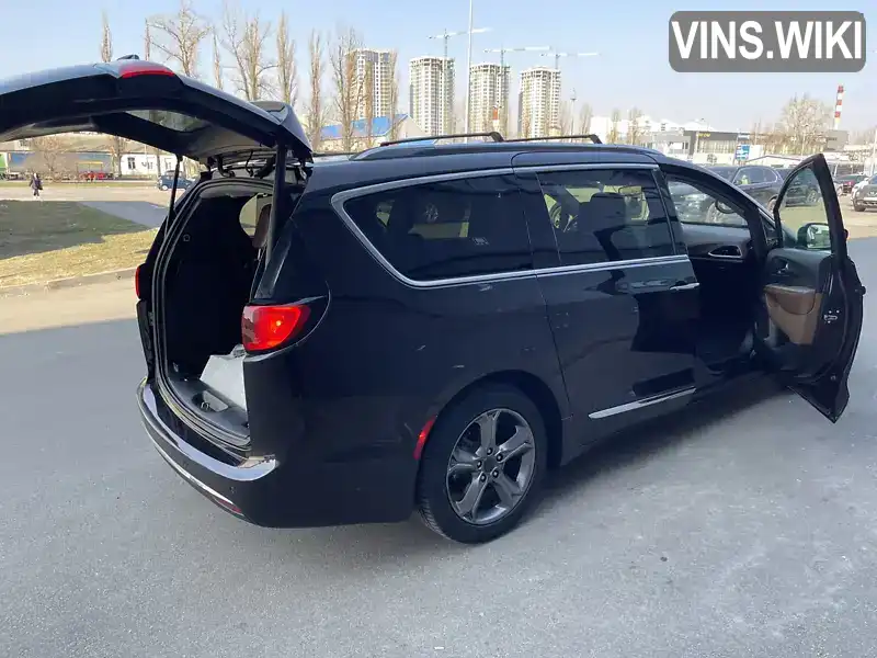 2C4RC1N78JR236770 Chrysler Pacifica 2018 Мінівен 3.6 л. Фото 3