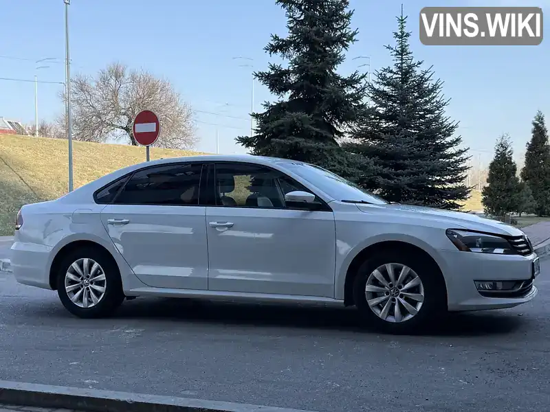 1VWAT7A31EC114556 Volkswagen Passat 2014 Седан 1.8 л. Фото 2