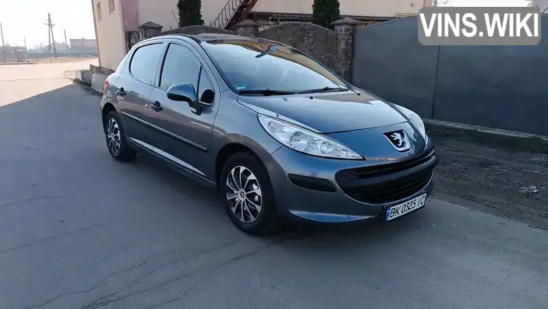 VF3WCKFVC9E022417 Peugeot 207 2009 Хетчбек 1.4 л. Фото 4