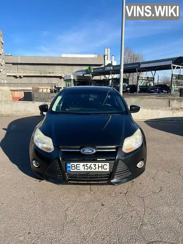 1FAHP3K29CL106051 Ford Focus 2011 Хетчбек 2 л. Фото 1