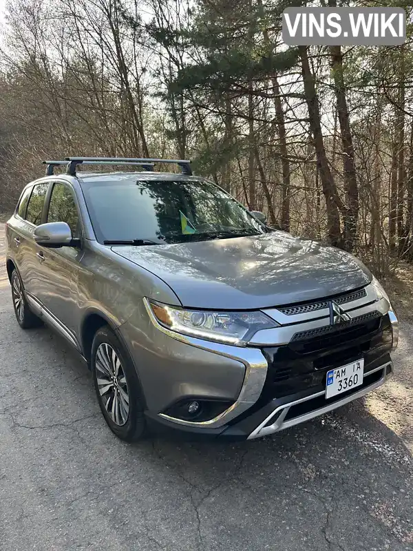 Позашляховик / Кросовер Mitsubishi Outlander 2018 2.36 л. Варіатор обл. Київська, Київ - Фото 1/21