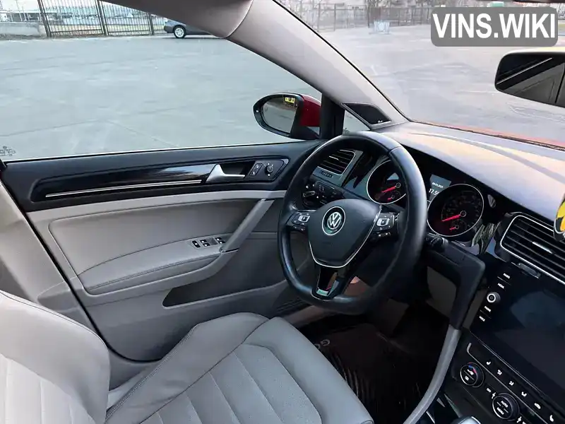 3VWL17AU3JM759872 Volkswagen Golf 2017 Универсал 1.8 л. Фото 4