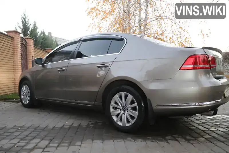 Седан Volkswagen Passat 2013 2 л. Автомат обл. Дніпропетровська, Павлоград - Фото 1/9