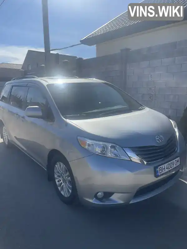 Мінівен Toyota Sienna 2013 3.5 л. Автомат обл. Одеська, Одеса - Фото 1/13