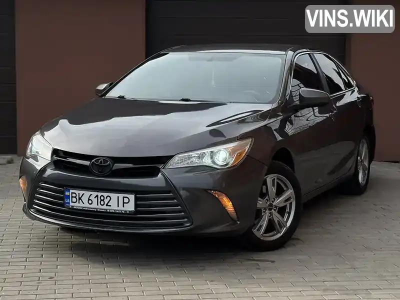 Седан Toyota Camry 2015 2.49 л. Автомат обл. Рівненська, Рівне - Фото 1/21