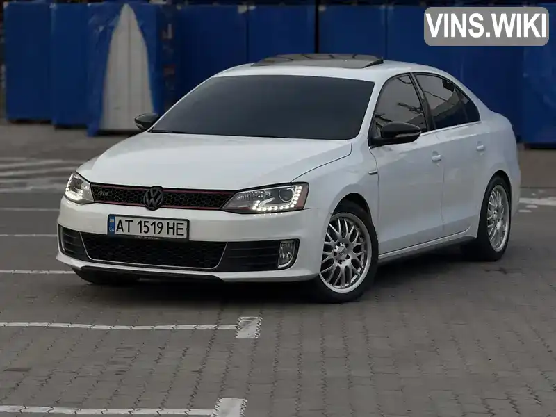 Седан Volkswagen Jetta 2014 2 л. Автомат обл. Ивано-Франковская, Ивано-Франковск - Фото 1/21