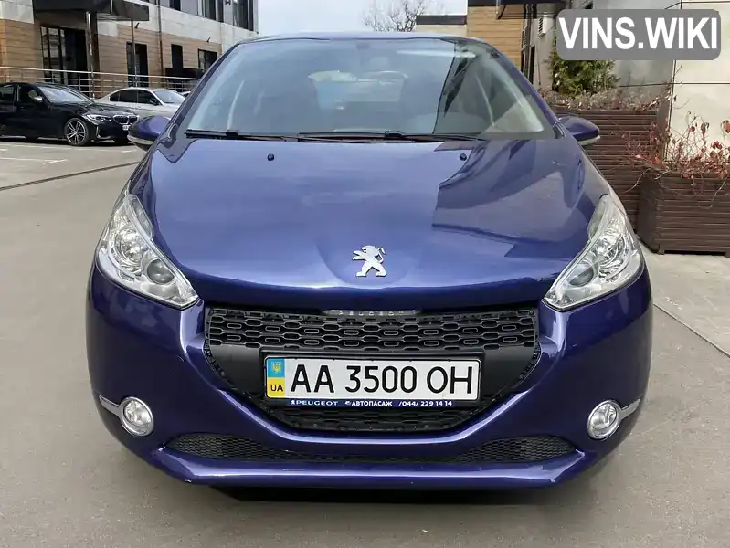 Хетчбек Peugeot 208 2014 1.2 л. Робот обл. Київська, Київ - Фото 1/9