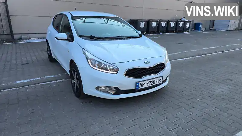 U5YHM516AEL127084 Kia Ceed 2014 Хетчбек 1.6 л. Фото 1