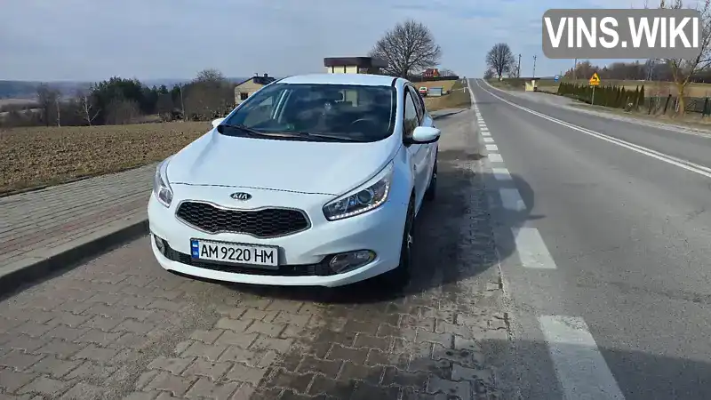 U5YHM516AEL127084 Kia Ceed 2014 Хетчбек 1.6 л. Фото 2