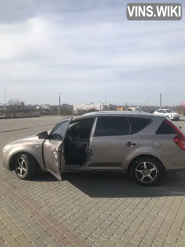 Универсал Kia Ceed 2008 1.6 л. Ручная / Механика обл. Харьковская, Харьков - Фото 1/9