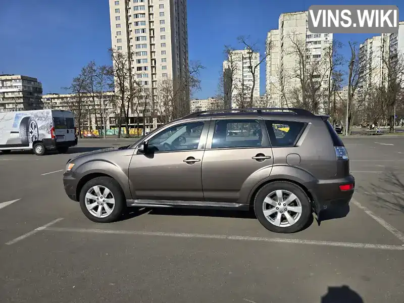 Позашляховик / Кросовер Mitsubishi Outlander 2012 2.4 л. Автомат обл. Київська, Київ - Фото 1/20