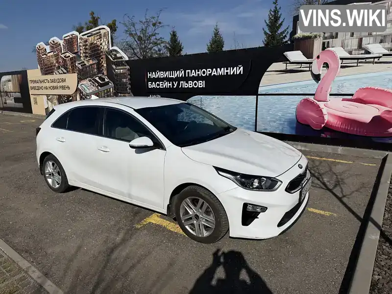 U5YH2514GKL040571 Kia Ceed 2019 Хетчбек 1.35 л. Фото 2