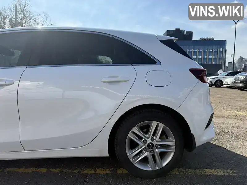 U5YH2514GKL040571 Kia Ceed 2019 Хетчбек 1.35 л. Фото 8