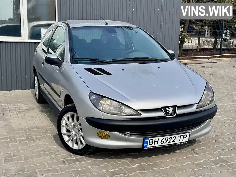 VF32CKFWR42751047 Peugeot 206 2002 Хетчбек 1.4 л. Фото 3