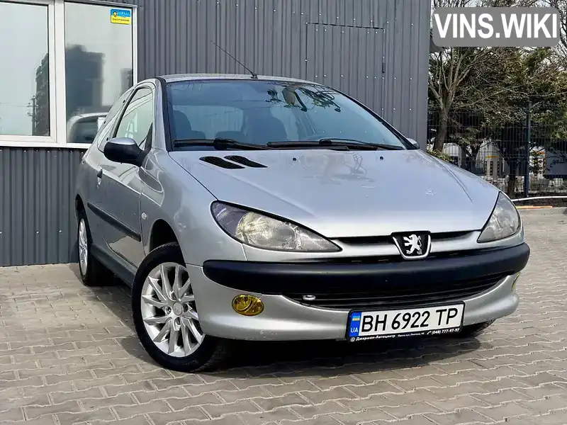 VF32CKFWR42751047 Peugeot 206 2002 Хетчбек 1.4 л. Фото 4