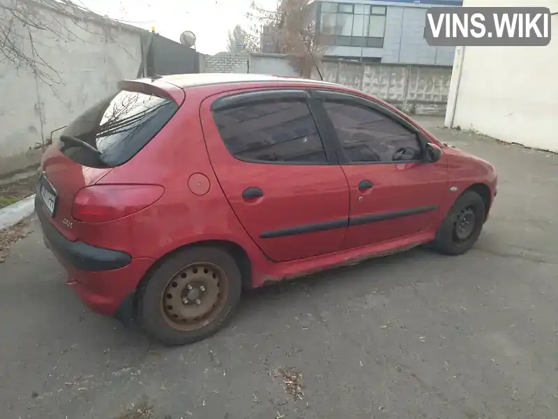 VF32AKFWR42450346 Peugeot 206 2002 Хетчбек 1.4 л. Фото 5