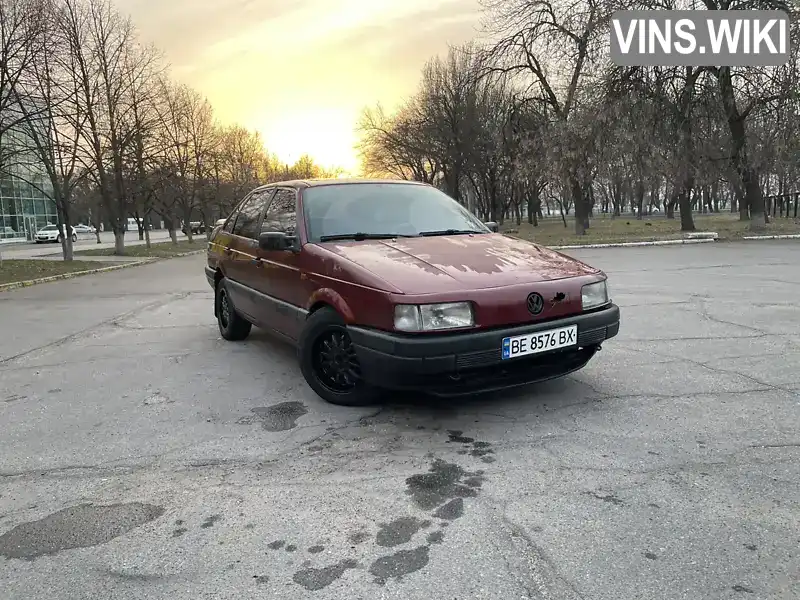 WVWZZZ31ZKB046799 Volkswagen Passat 1989 Седан 1.8 л. Фото 1