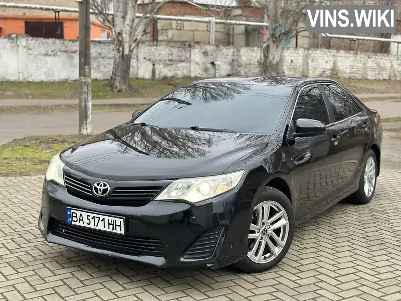 Седан Toyota Camry 2014 2.5 л. Автомат обл. Миколаївська, Миколаїв - Фото 1/20