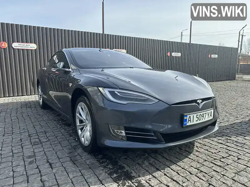 5YJSA7E28JF254048 Tesla Model S 2018 Лифтбек  Фото 1