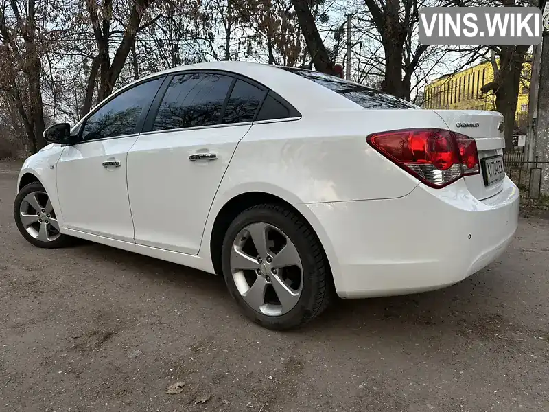 KL1JA6959CK747785 Chevrolet Cruze 2012 Седан 1.8 л. Фото 4