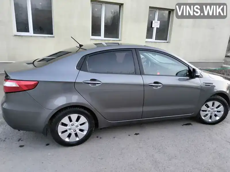 Z94CC41BAER181360 Kia Rio 2013 Седан 1.59 л. Фото 2