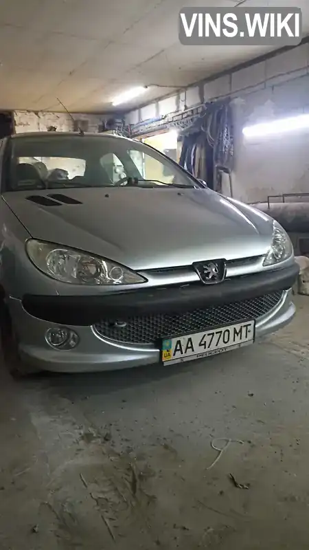 VF32BKFWA72803845 Peugeot 206 2010 Седан 1.4 л. Фото 4