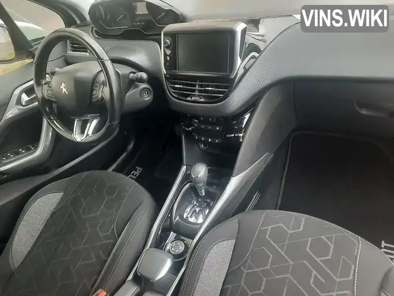 VF3CUHNVTHY048800 Peugeot 2008 2017 Внедорожник / Кроссовер 1.2 л. Фото 6