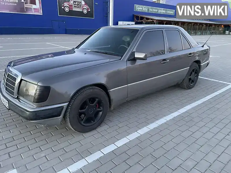 Седан Mercedes-Benz E-Class 1991 2 л. Ручная / Механика обл. Тернопольская, Тернополь - Фото 1/11