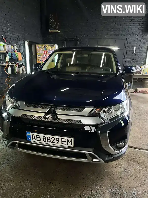 Позашляховик / Кросовер Mitsubishi Outlander 2019 2 л. Варіатор обл. Вінницька, Ладижин - Фото 1/17