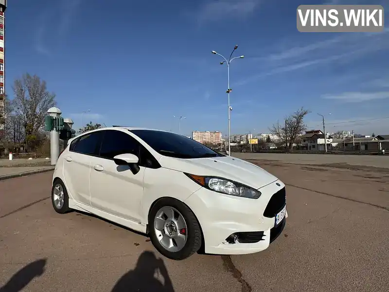 Хэтчбек Ford Fiesta 2015 1.6 л. Ручная / Механика обл. Харьковская, Харьков - Фото 1/21