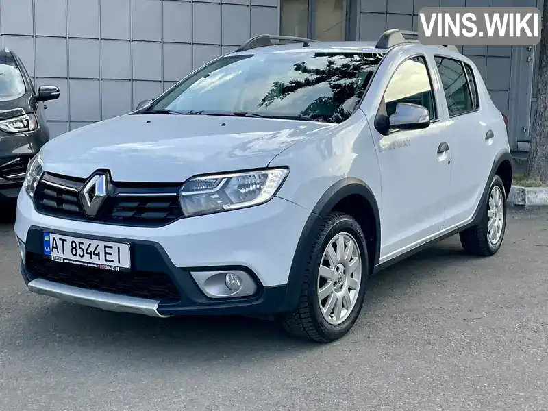 Хетчбек Renault Sandero StepWay 2017 0.9 л. Автомат обл. Київська, Київ - Фото 1/21