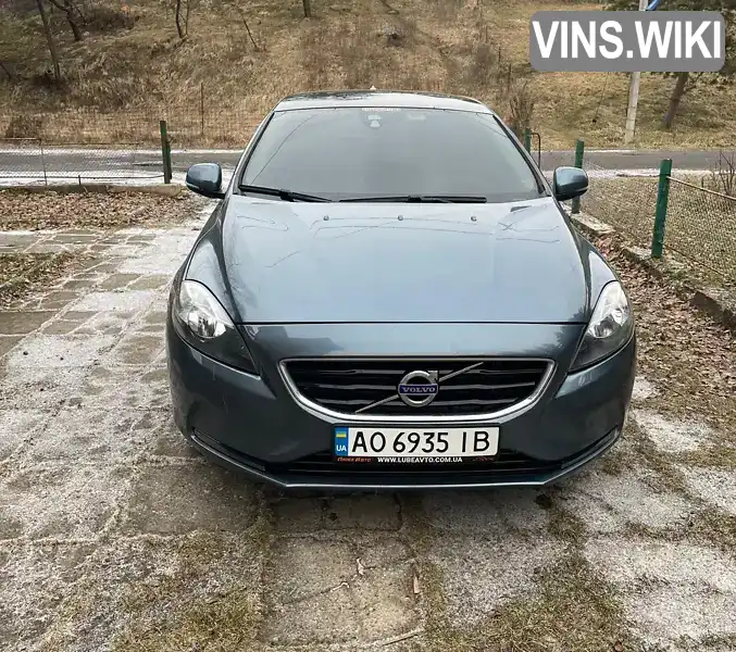 Хэтчбек Volvo V40 2013 1.56 л. Автомат обл. Закарпатская, Ужгород - Фото 1/7